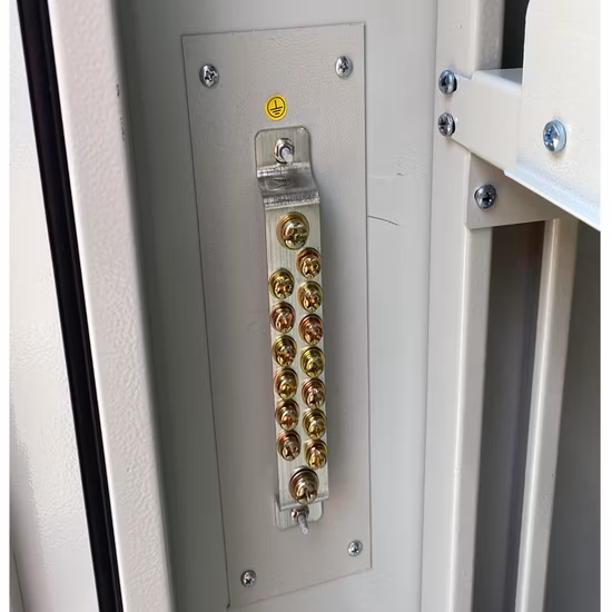 Outdoor Solar Battery Power Storage Cabinet IP65 IP55 Telecom Cabinet